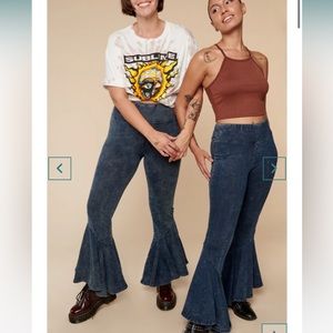 Like new 
Flower Child Blue Flare Pants by Earthbound